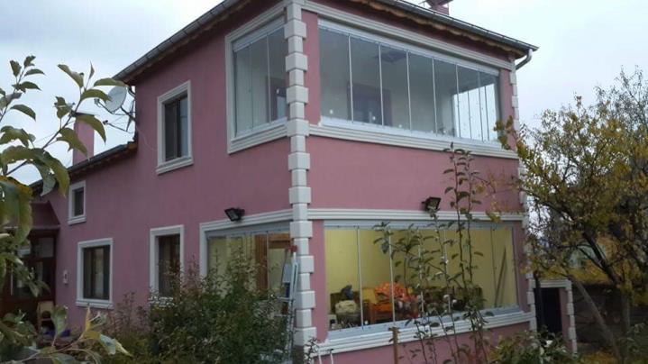 Cam Balkon