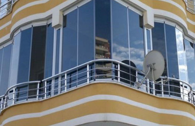 Cam Balkon 4